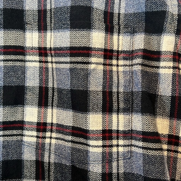 Johnston & Murphy Men’s Light Weight Flannel Button Down Shirt. - Picture 3 of 6